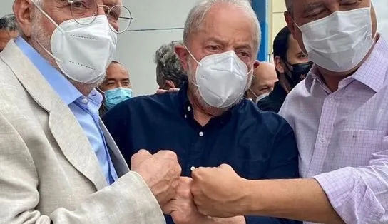 Com impasse sobre candidatura na Bahia, Wagner e Rui vão a São Paulo conversar com Lula; Executiva Estadual adia encontro