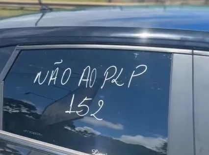 Motoristas por app protestam em Salvador contra projeto que regula categoria