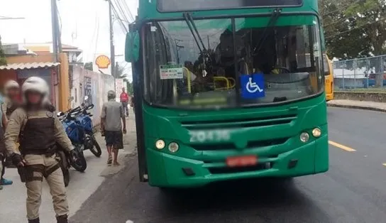 Após tentativa frustrada de assalto em ônibus, suspeitos são baleados por passageiro; ação foi no bairro de São Caetano 