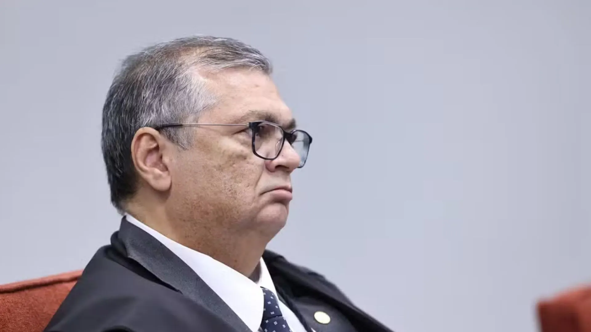 Fim da aposentadoria compulsória: Dino fixa nova pena máxima aos juízes 