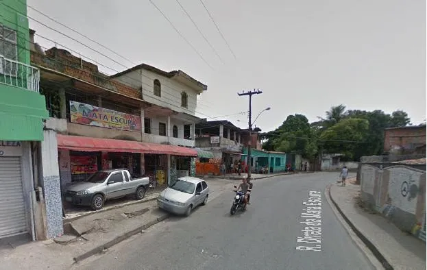 Homem morre e irmão fica ferido durante troca de tiros na Mata Escura