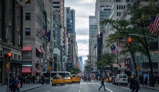 Ataques a facas deixam 2 pessoas mortas e uma ferida em Nova York