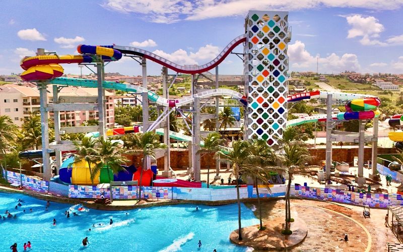 A excelência do Beach Park também contribui para o fortalecimento do setor de turismo responsável e sustentável no Nordeste, combinando lazer com gestão profissional/Foto: Divulgação/Beach Park