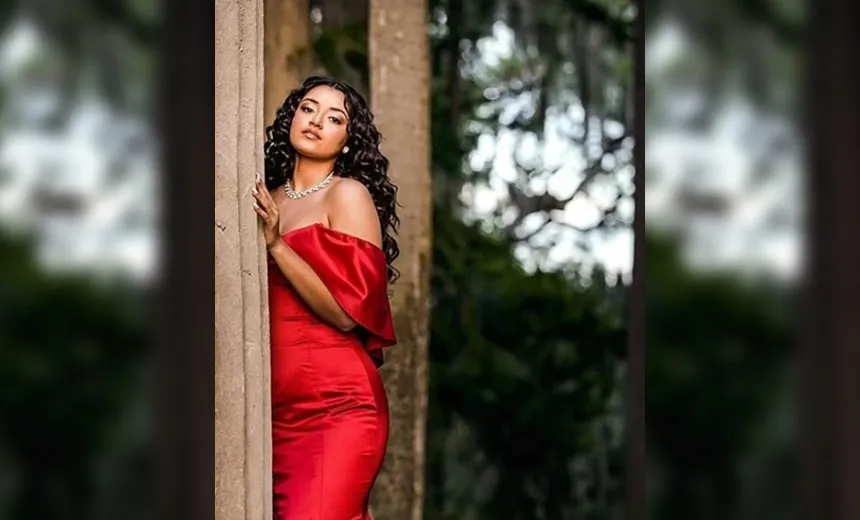 Filha de Xanddy e Carla Perez posa para baile escolar nos EUA; veja fotos