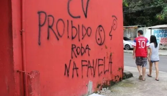 Comando Vermelho manda postos de gasolina em Manaus baixarem o preço e mensagem parecida já circula em Salvador