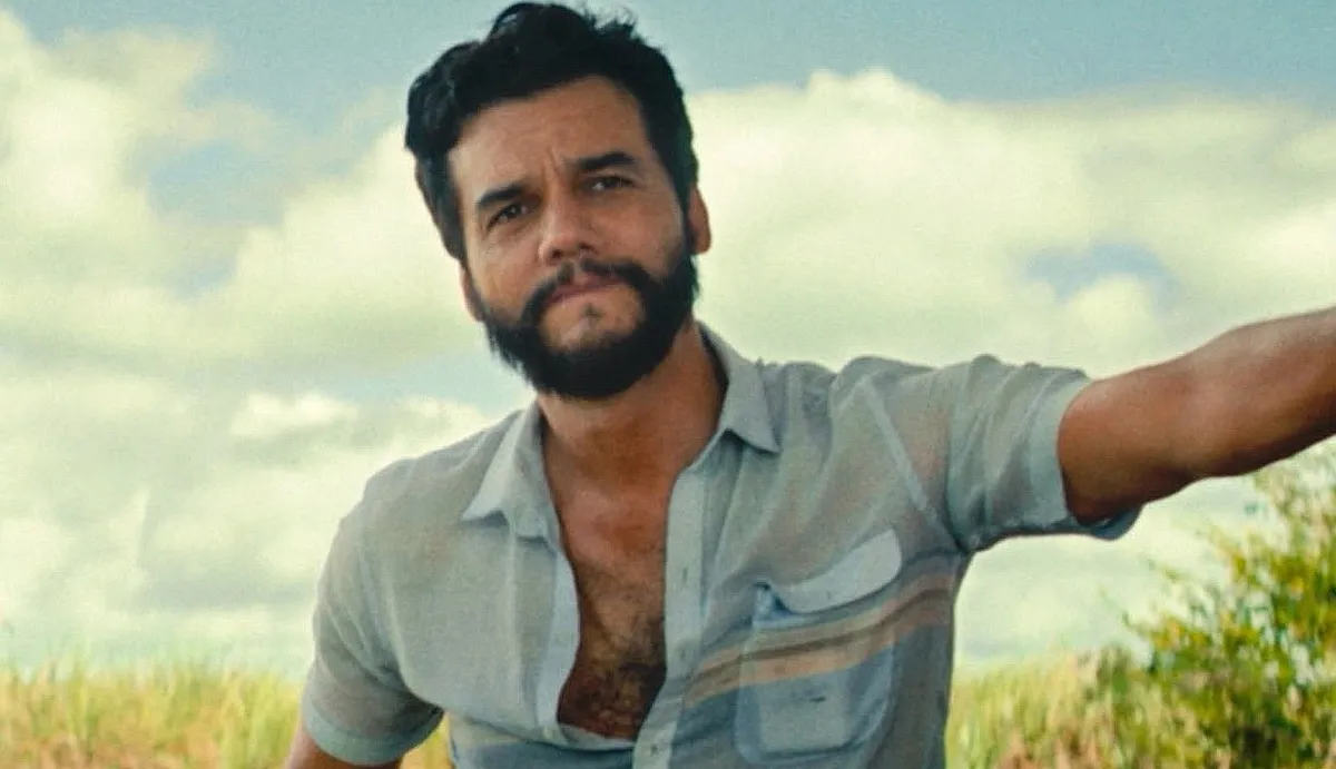 Ingressos para peça de Wagner Moura em Salvador esgotam em 18 minutos