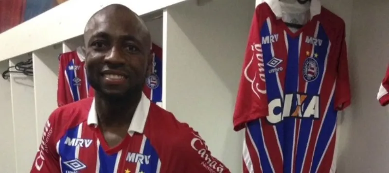 Bahia anuncia contratação do lateral colombiano Armero, ex-Palmeiras