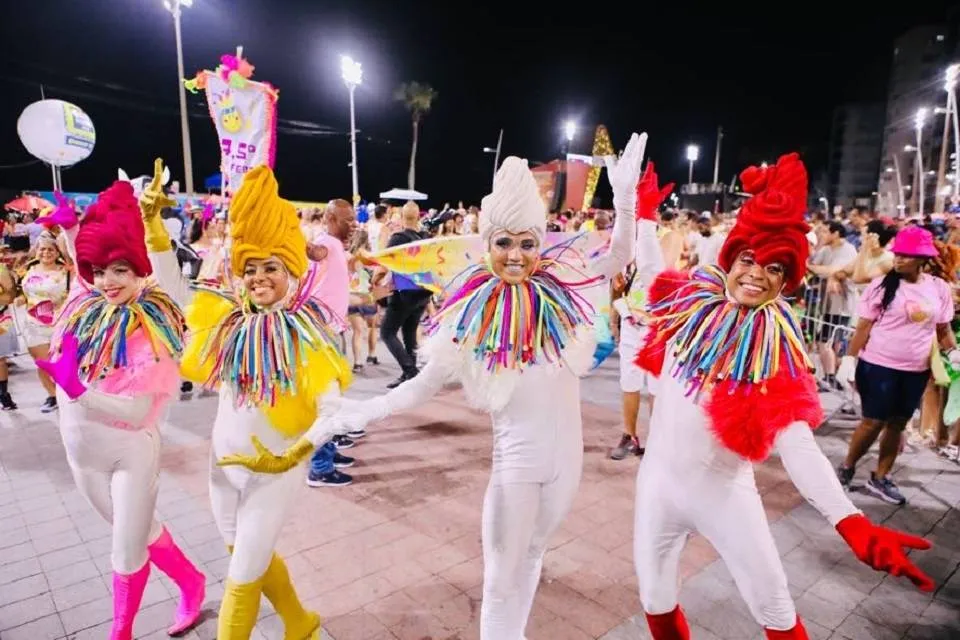 Fanfarras e bandas de percussão fizeram a folia encerrando o pré-Carnaval de Salvador