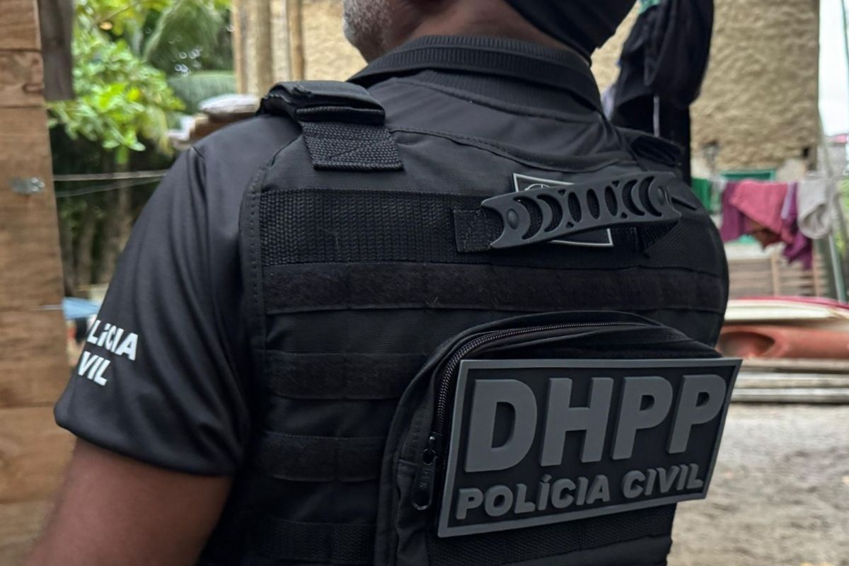 O homem que matou o obreiro no Imbuí foi levado para o DHPP. Foto: Ascom/PCBA