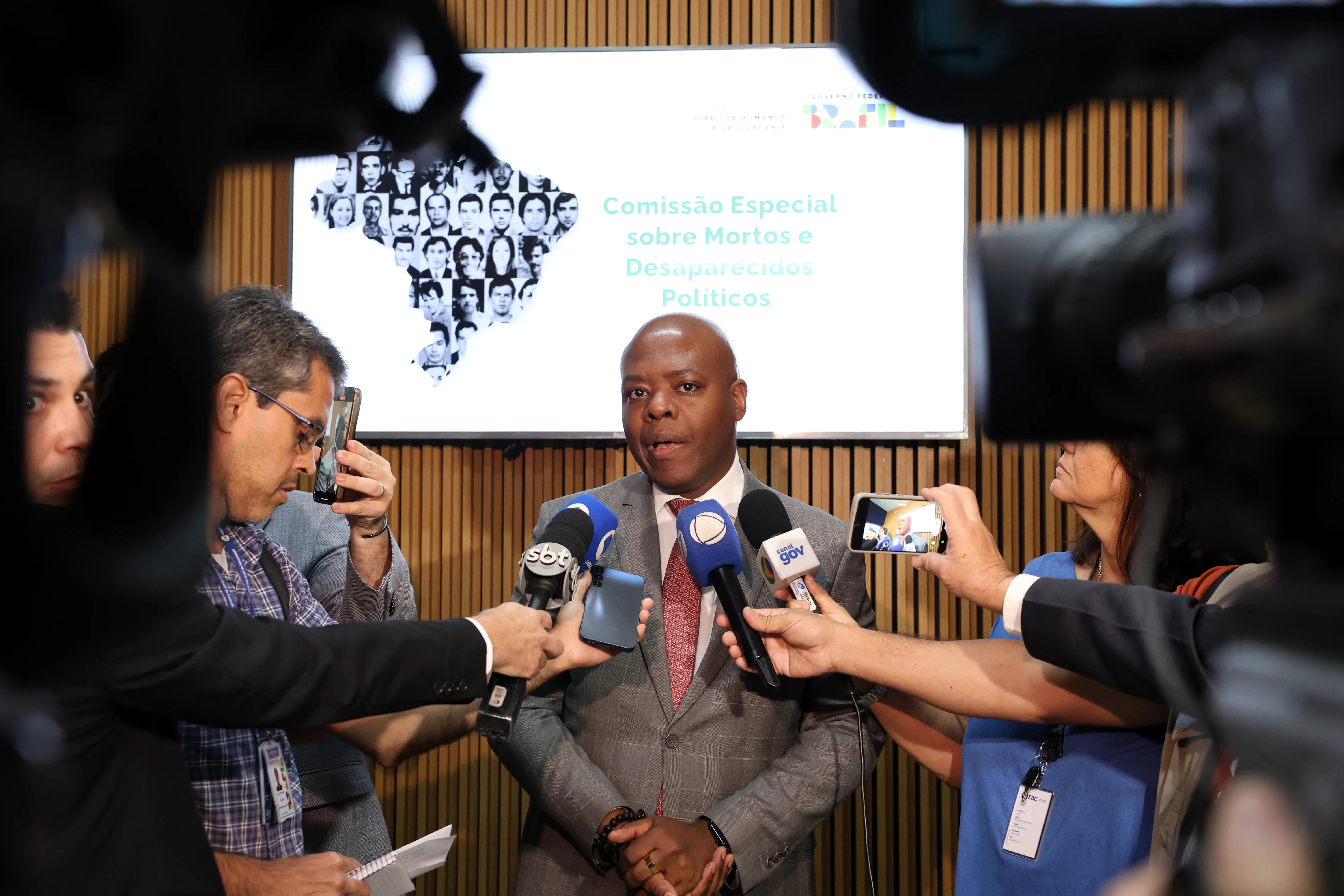 Polícia Federal indicia Silvio Almeida por importunação sexual; caso vai ao STF