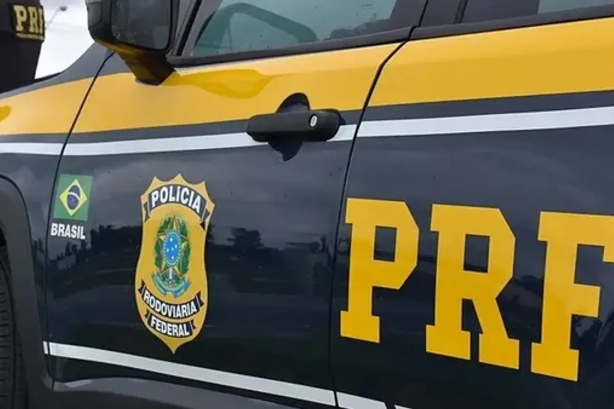 Motociclista &eacute; atropelado por carreta ap&oacute;s colis&atilde;o na BR-020, na Bahia