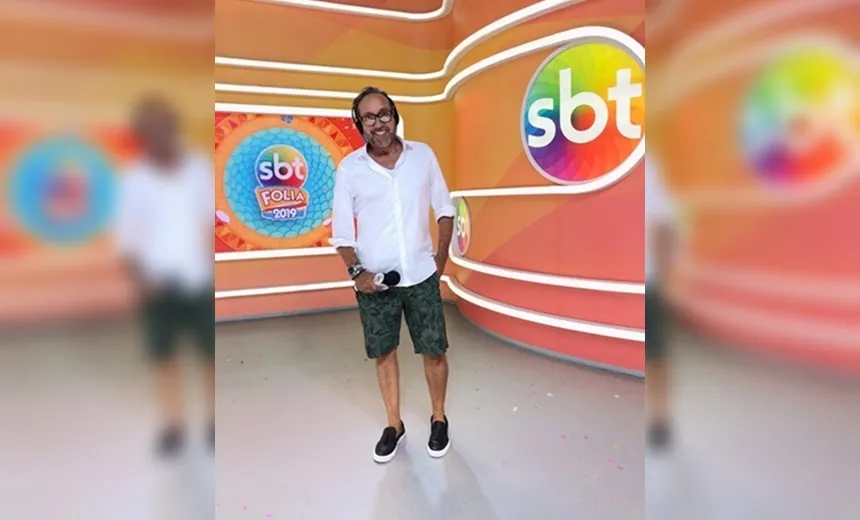 “Casemiro ‘tá’ gostoso”, brinca Ivete sobre apresentador da TV Aratu; assista
