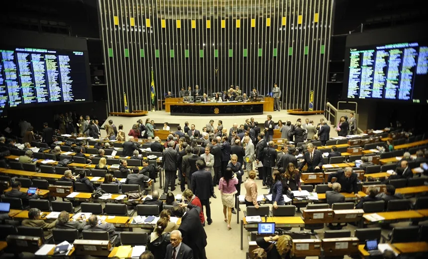 RIO: Câmara aprova decreto de intervenção federal e senadores votam medida nesta terça