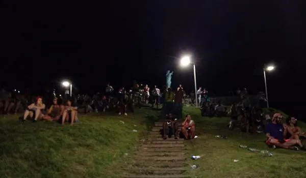 Sem pudor: lugares 'inusitados' garantem o sexo de foliões durante o carnaval