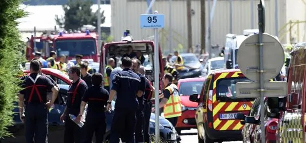 Atentado contra usina de gás deixa um morto e vários feridos na França