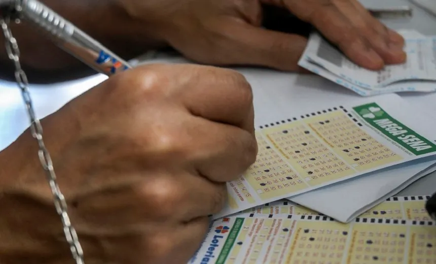Ninguém acerta as seis dezenas e prêmio da Mega-Sena acumula
