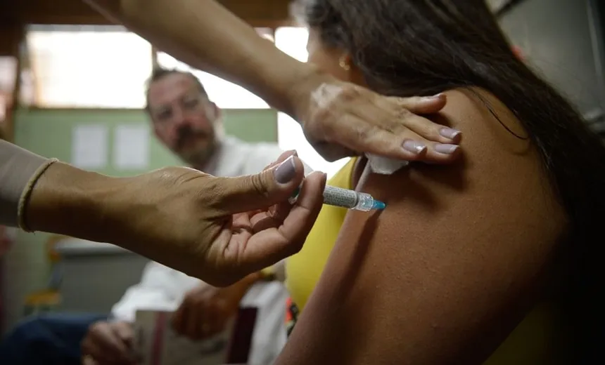 Fake news são impedimento para aumento da vacinação contra HPV