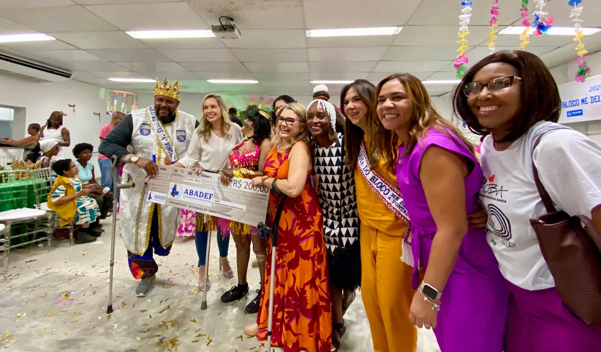 Concurso elege rainha de bloco carnavalesco que inclui pessoas com deficiência