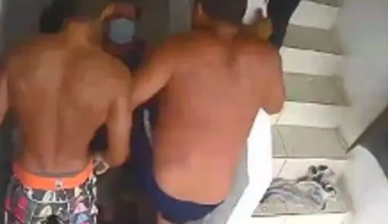 Briga por piscina, pancadaria e reviravolta: idoso de 60 anos é preso após confusão com vizinhos, mas câmera de segurança mostra outra versão em Itapuã; entenda 
