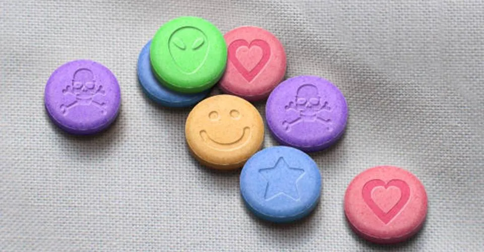 Padre morre após tomar ecstasy para manter relações sexuais com colega religioso