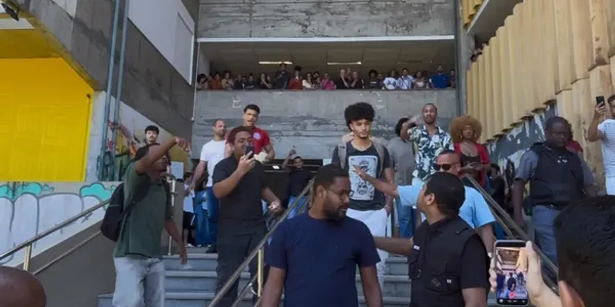 Briga Com Deputado Na Facom (1)