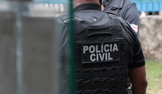 Jovem de 18 anos é preso por suspeita de sequestrar e roubar idoso de 70 anos
