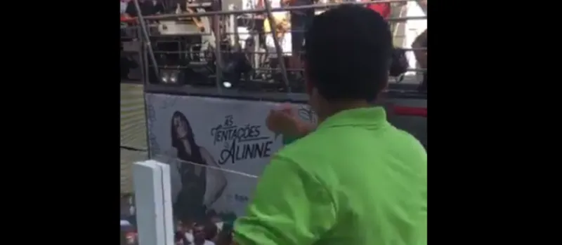 QUEM VAI NO CHÃO É ELE: Prefeito cai na folia e dança até o chão ao som de ‘Maravilhosa é ela’; Assista
