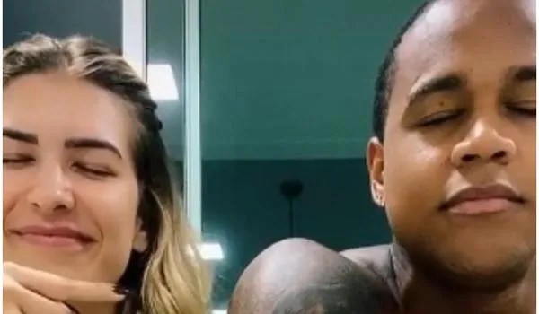 Léo Santana quer casar com Lore Improta: 'Depois da pandemia não tem jeito' 