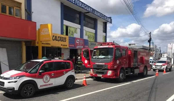 Feiraguay: incêndio atinge loja de acessórios para celulares em Feira de Santana