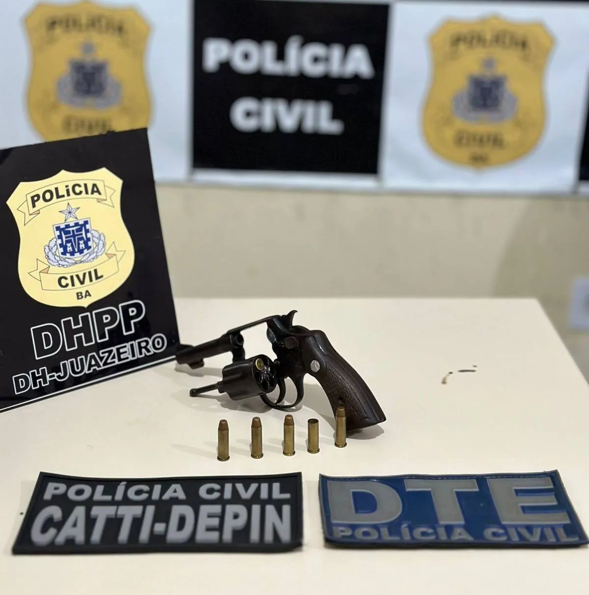 Suspeito investigado por homicídio é preso portando armas e munições em Juazeiro