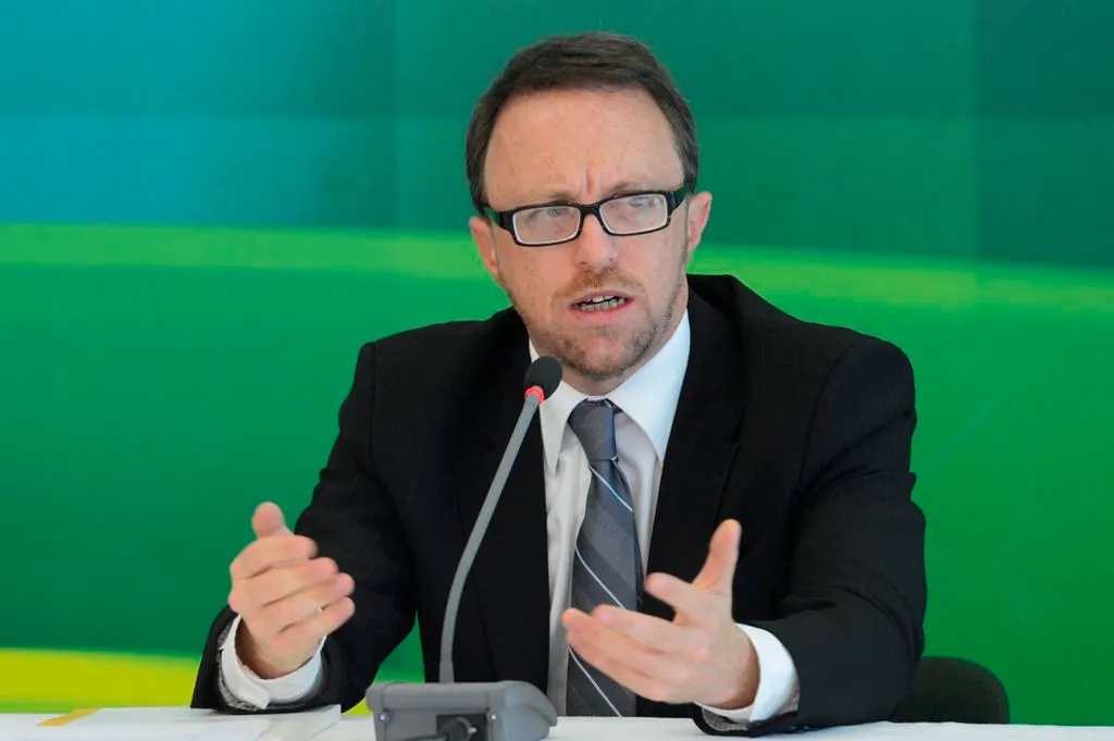 Segundo Ministro de Estado se demite em uma semana do governo Dilma