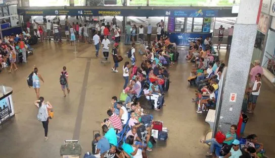 Viagens de vans e transportes alternativos também terão exigência de comprovação de vacina, diz governo