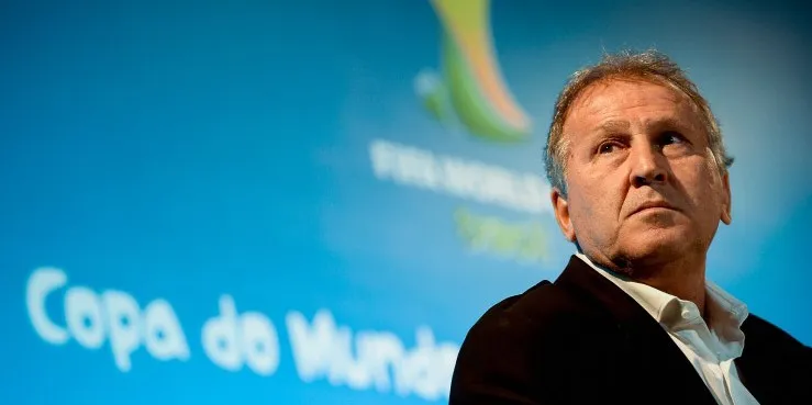 Com apenas duas indicações, Zico retira sua candidatura à presidência da Fifa