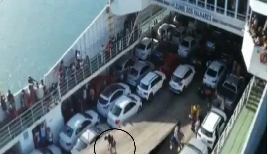 Drone flagra confusão entre casal dentro de embarcação do sistema ferry-boat; confira imagens 