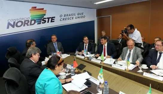 Vacinas compradas por consórcio do Nordeste irão para todo Brasil; entenda