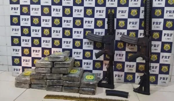 Durante abordagem, PRF apreende fuzis, munições e cocaína na BR 116; casal é preso