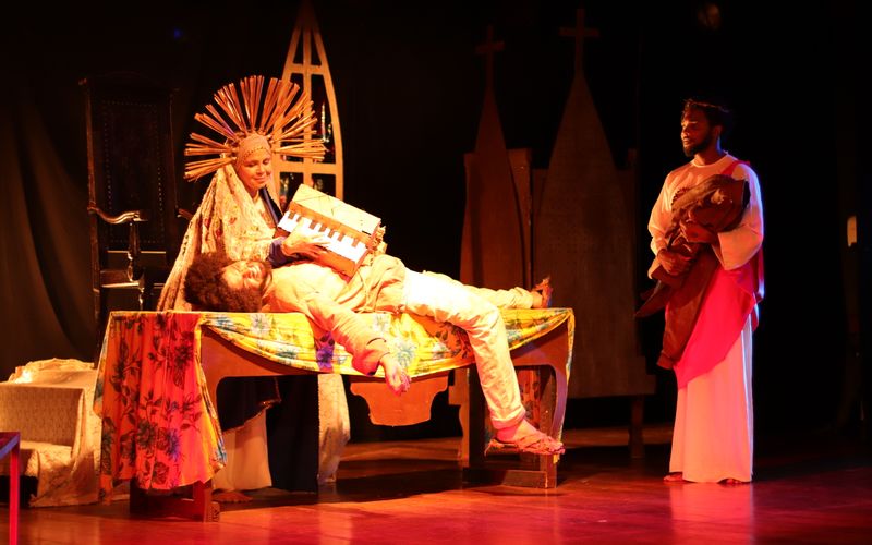 Um cl&aacute;ssico da dramaturgia brasileira est&aacute; de volta aos palcos de Salvador. &ldquo;Auto da Compadecida&rdquo; estreia nova temporada nesta sexta-feira (4), no Teatro M&oacute;dulo, com humor e personagens marcantes da obra de Ariano Suassuna/Foto: Divulga&ccedil;&atilde;o