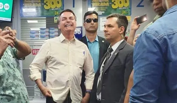 Bolsonaro explica aposta no número 13 na Mega-Sena da Virada; "sugestão"