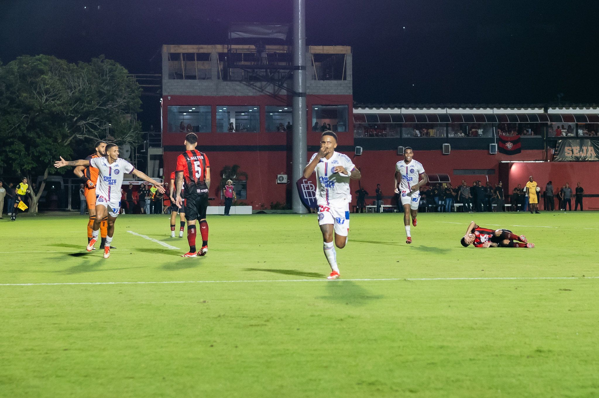 Bahia empatou último Ba-Vi por 1 a 1, no Barradão, e foi campeão baiano | Foto: Letícia Martins/EC Bahia 