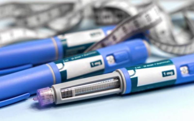 Gen&eacute;rico n&atilde;o significa que o medicamento seja vendido sem controle: o produto precisa cumprir requisitos de qualidade, seguran&ccedil;a e efic&aacute;cia estabelecidos pela Anvisa antes de chegar &agrave;s farm&aacute;cias/Foto: Freepik&nbsp;