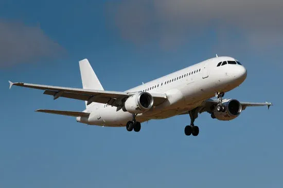 Imagem de avião para capa 