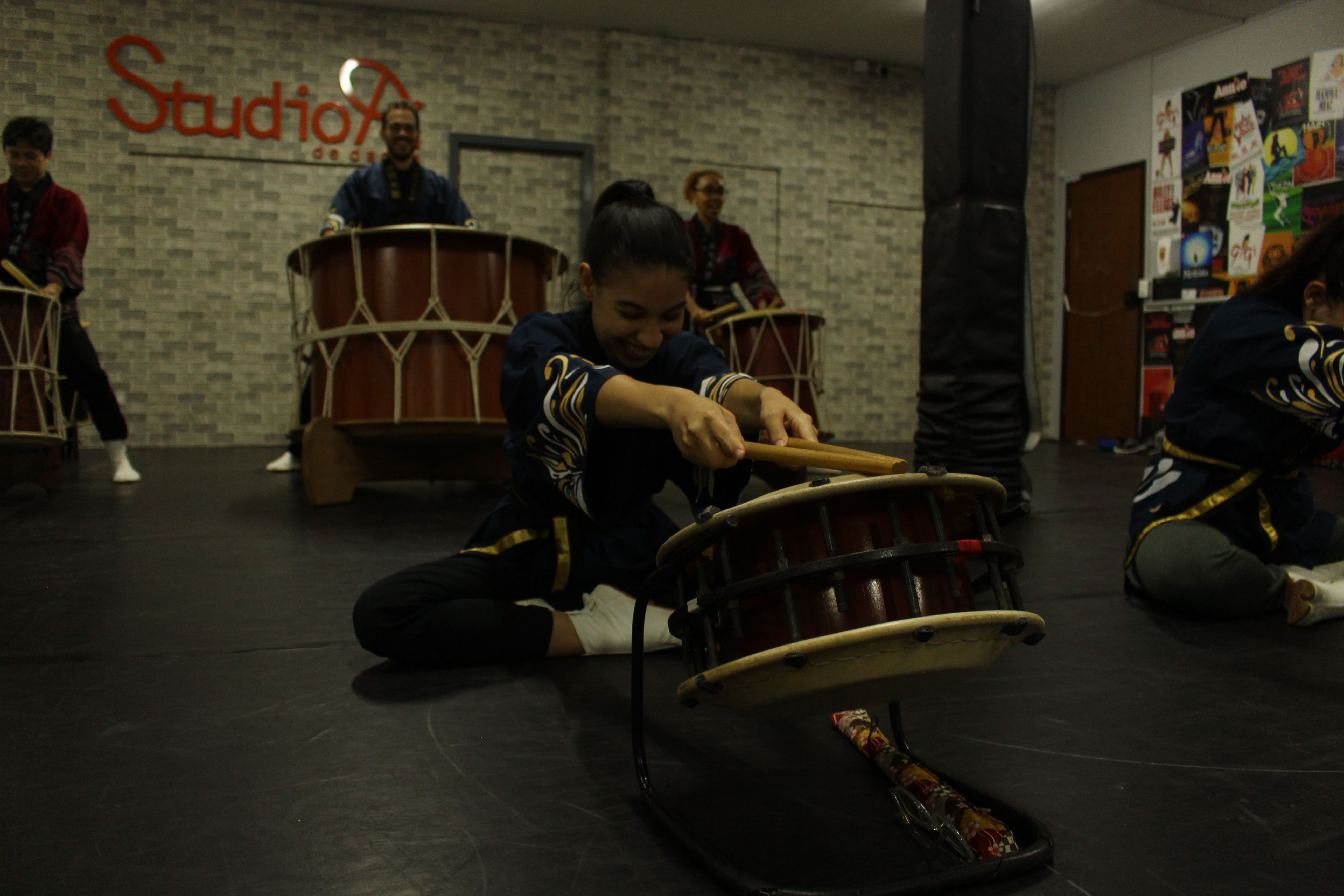 Grupo Cultural Wadō em aula de taiko, tipo de percursão japonesa. Foto: Yan Inácio