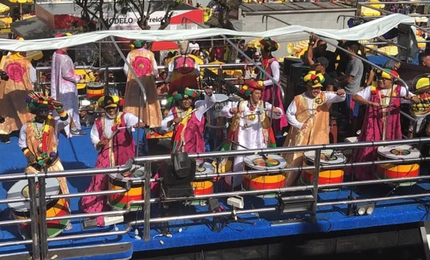 Olodum comemora 40 anos na avenida: “Carnaval é igual a Copa do Mundo”