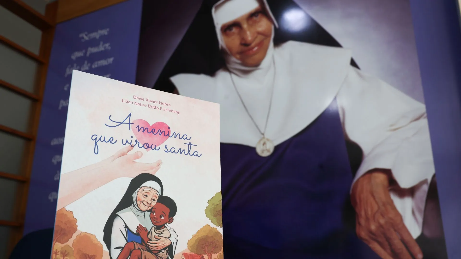 Livro A Menina Que Virou Santa