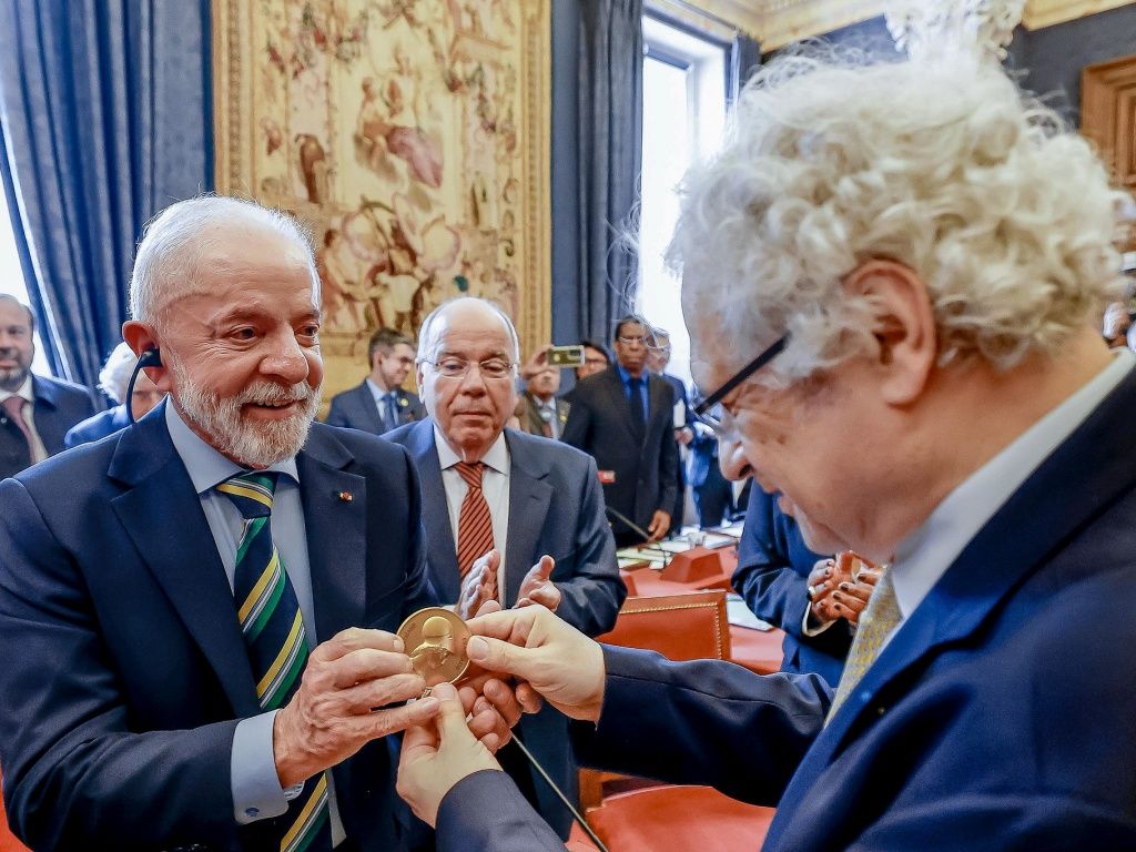 Lula recebeu uma homenagem da Academia Francesa e exaltou o multilateralismo em discurso sobre democracia e cooperação global. Foto: Ricardo Stuckert/PR