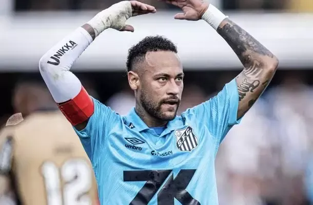Neymar vai passar por avaliação e pode ter risco de corte na seleção
