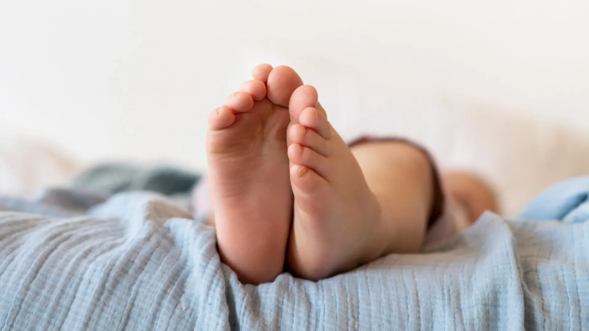 Bebê morre após ser medicado pela própria mãe