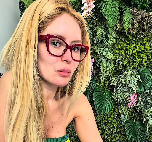 Raffa Rarbbie, ex noiva de Latino revela agress&otilde;es do cantor.| Reprodu&ccedil;&atilde;o: Redes Sociais