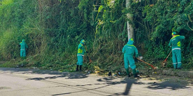 A LIMPURB intensificou os serviços de limpeza em corredores de tráfego importantes como avenidas 29 de Março, Vasco da Gama, Garibaldi, Centenário, Luís Eduardo Magalhães, Magalhães Neto e ACM/Foto: Ascom Limpurb