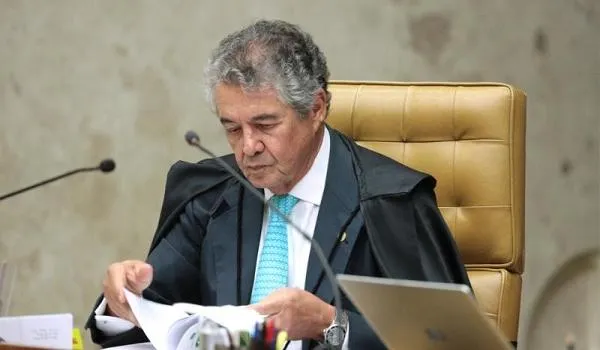 Ministro do STF suspende inquérito aberto para apurar suposta interferência de Bolsonaro na PF